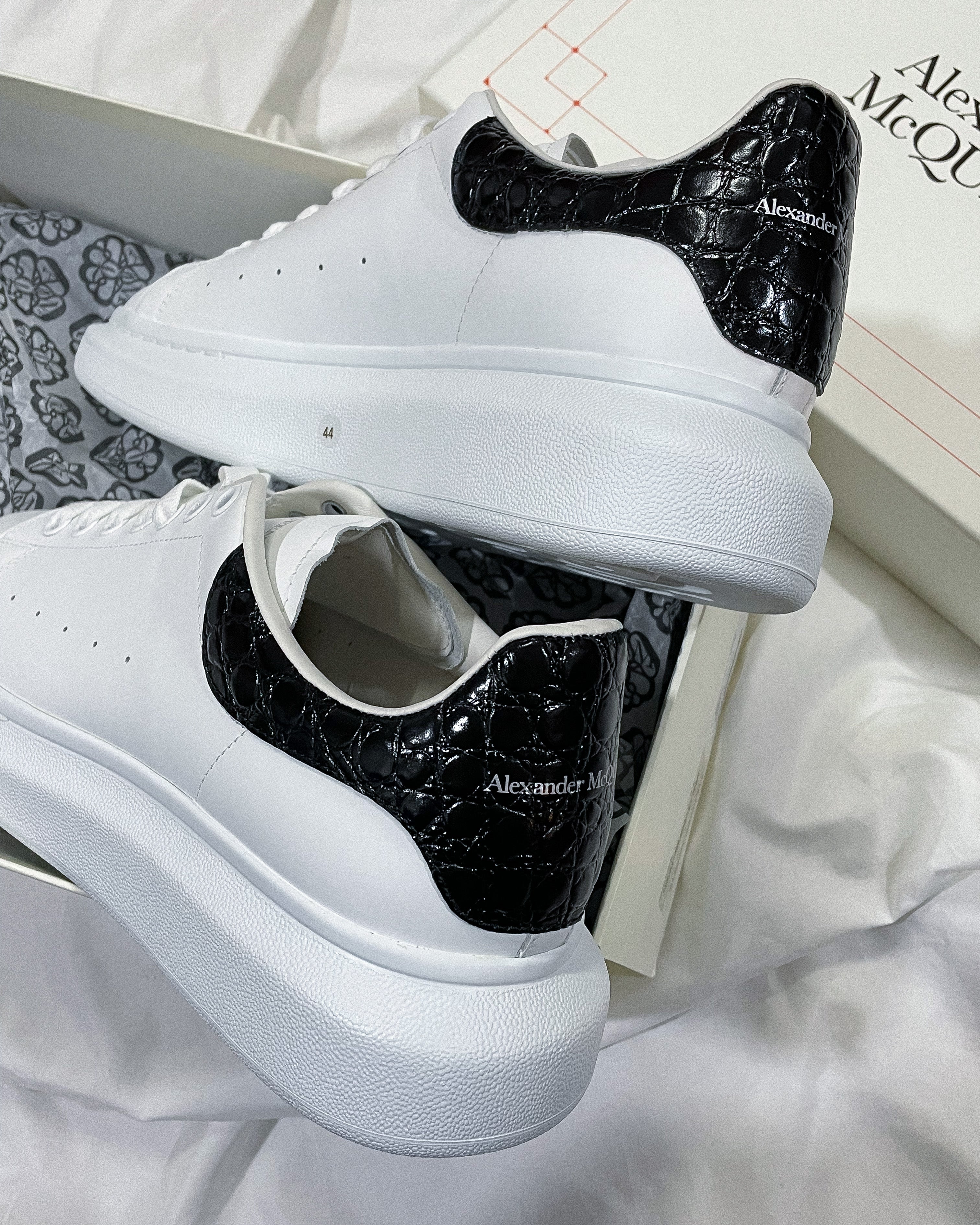 【関税&送料込】Alexander McQueen Sneakers White Alexander McQueen Oversized Sneaker “White Multi” Size 36.5