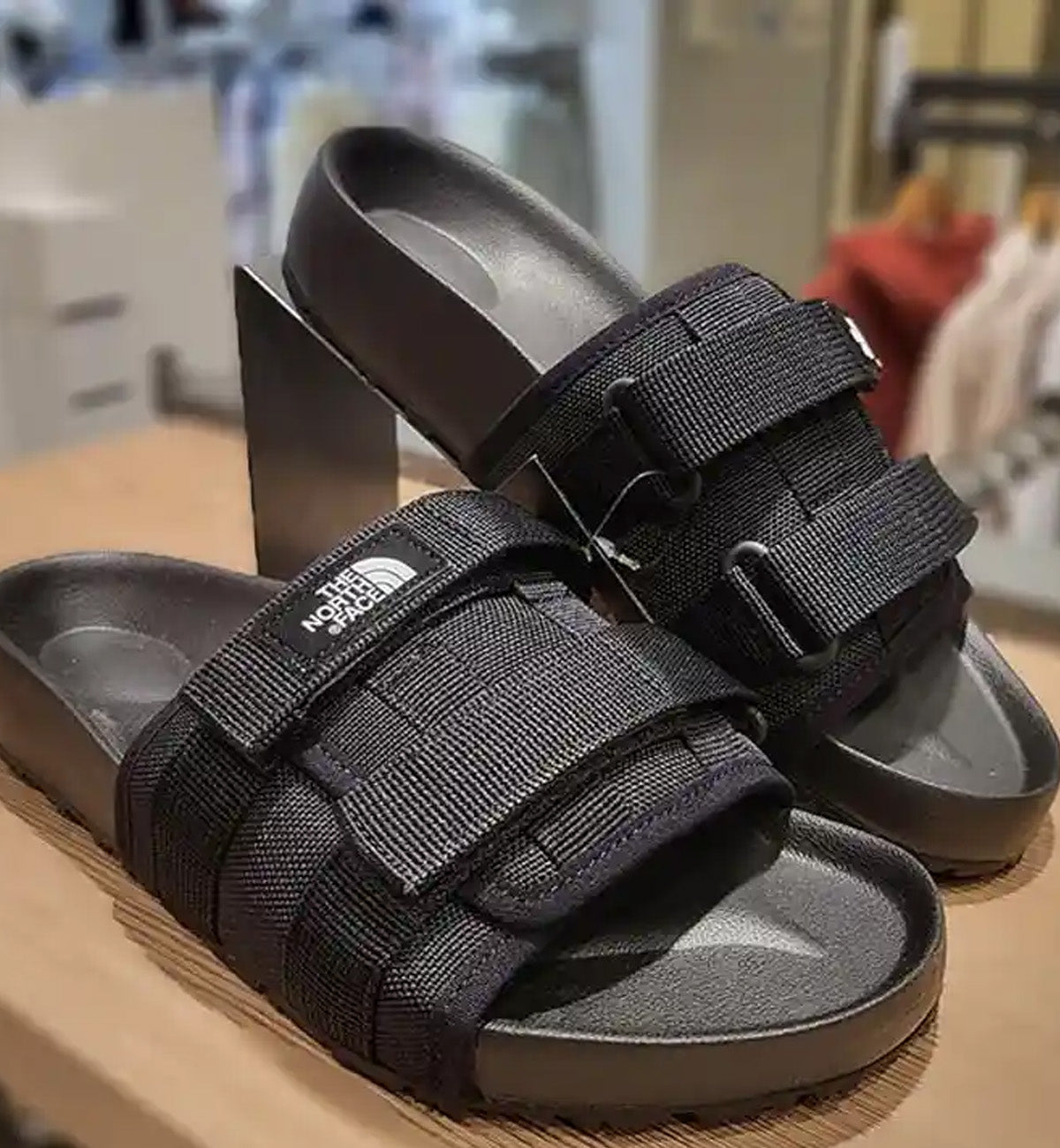 The North Face Explore Camp Sliders (Black)