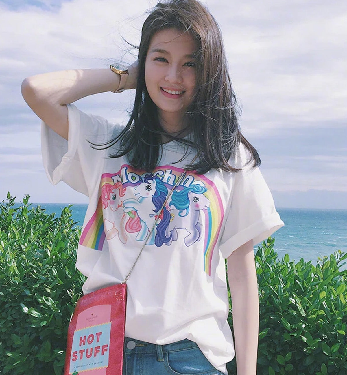 SUPERPROMO Moschino Rainbow Unicorn Printed T-Shirt (White)