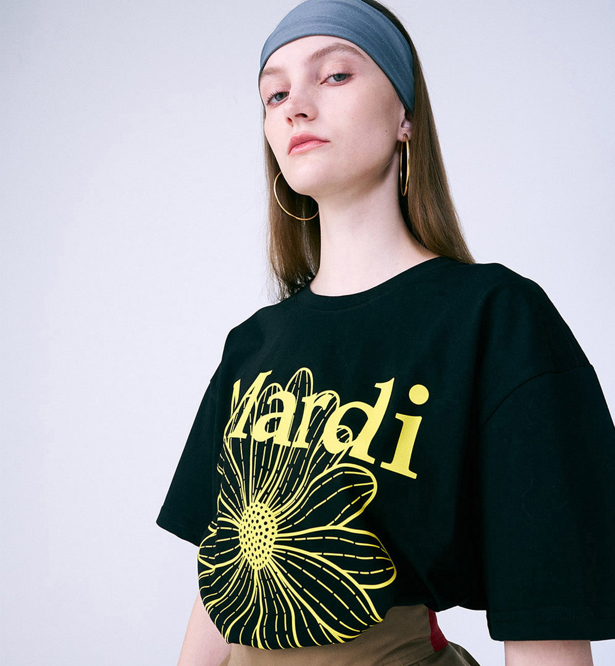Mardi Mercredi Flower Mardi T-Shirt (Black Yellow)