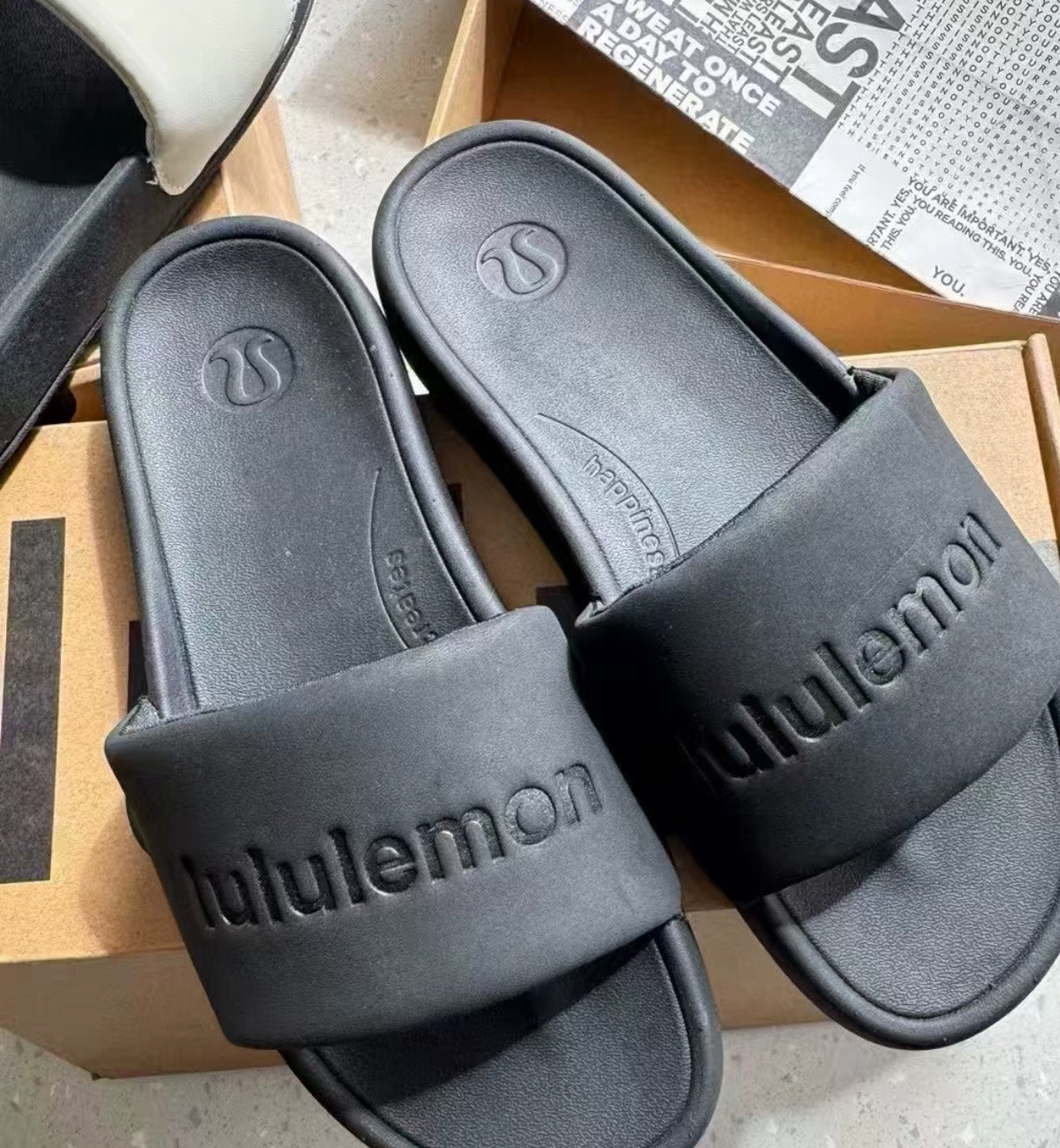 Lululemon Restfeel Slide (Black)
