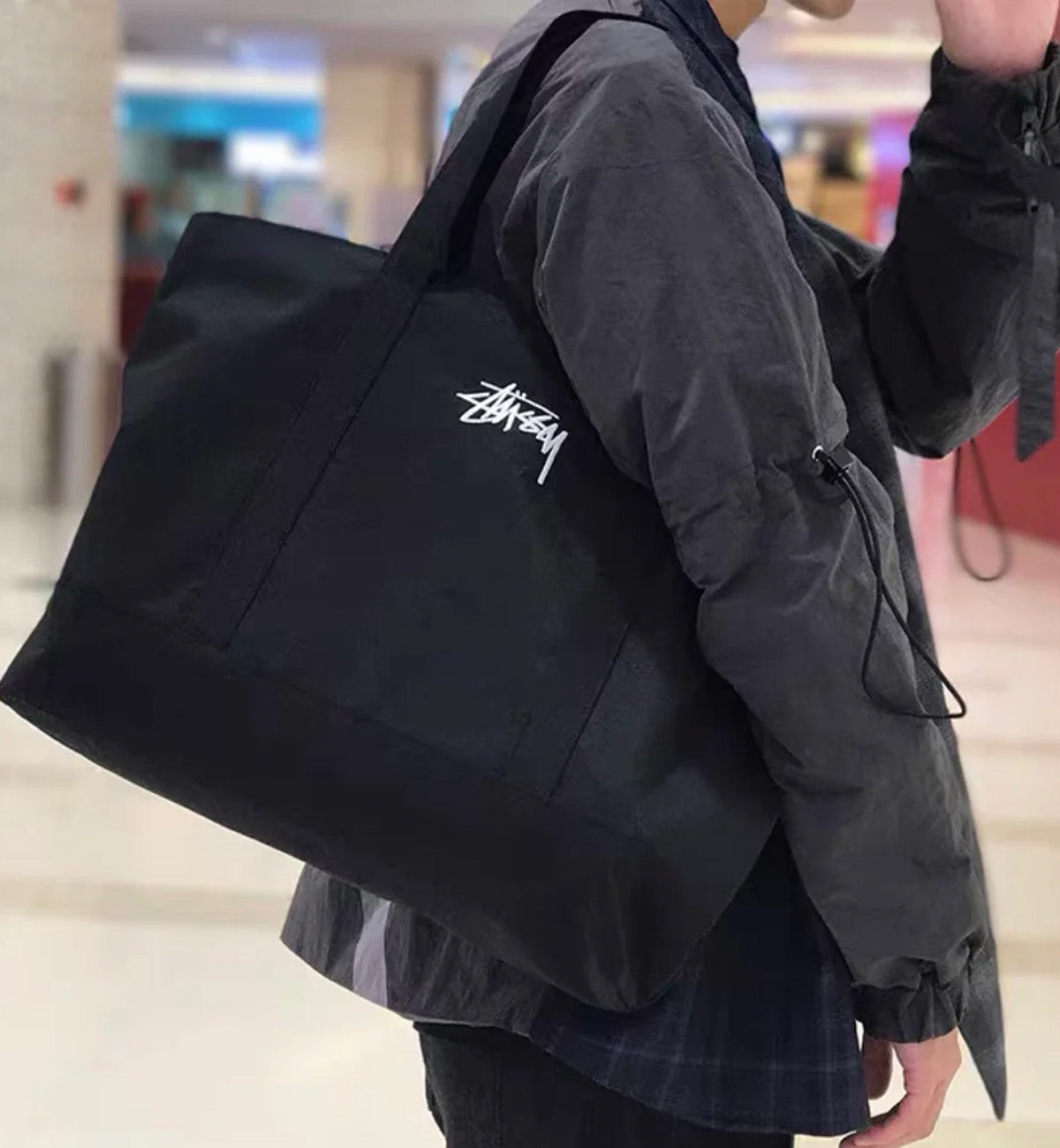 Stussy - Embroidered Logo Canvas Tote Bag in Black