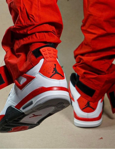 Air Jordan 4 Nike “Red Cement “