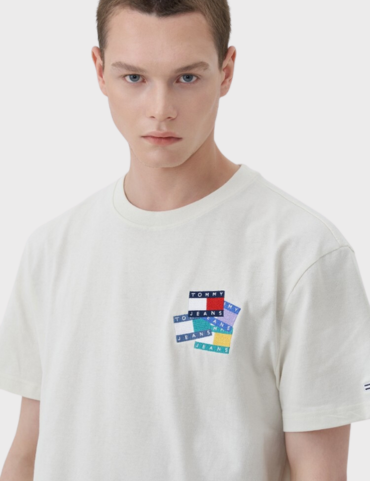 Tommy Hilfiger Jeans Flag Badge T-shirt SS23 (White) – The Factory KL