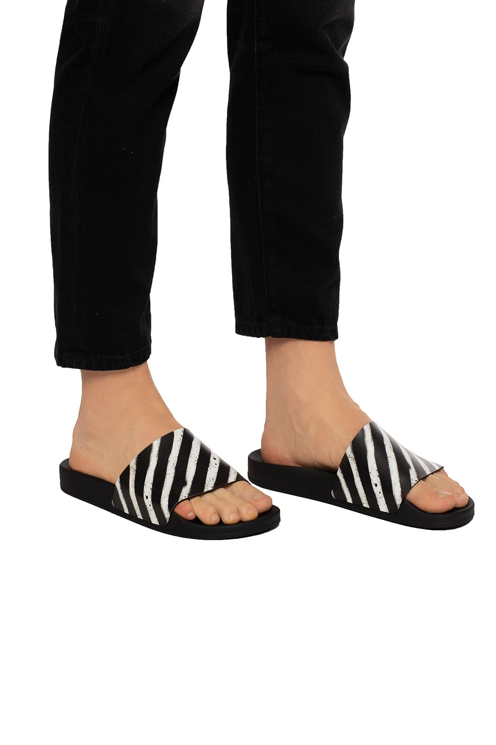 OFF-WHITE Spray Stripes Slides Black - Shop Streetwear, Sneakers, Slippers and Gifts online | Malaysia - The Factory KL