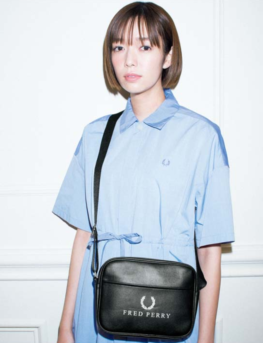 Fred Perry Leather Crossbody Bag (Black)