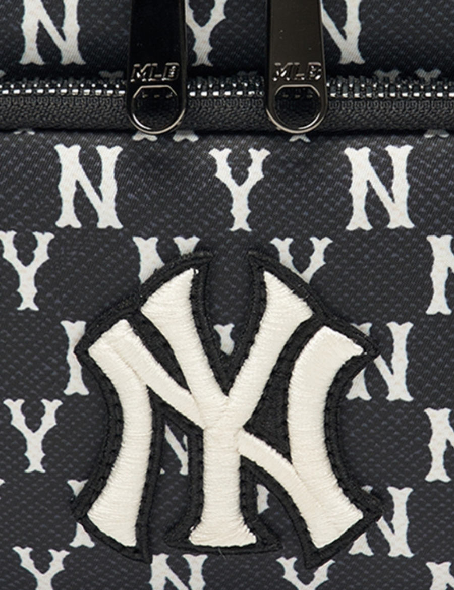 MLB Monogram New York Yankees Hip Sack NY Logo Waist Bag Pouch Bag (Black)