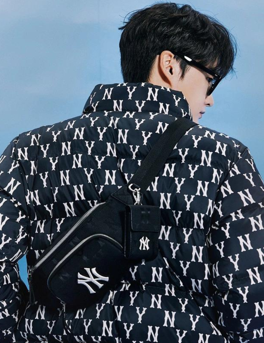 MLB Monogram Nylon Jacquard Hip Sack Waist Bag (Black)