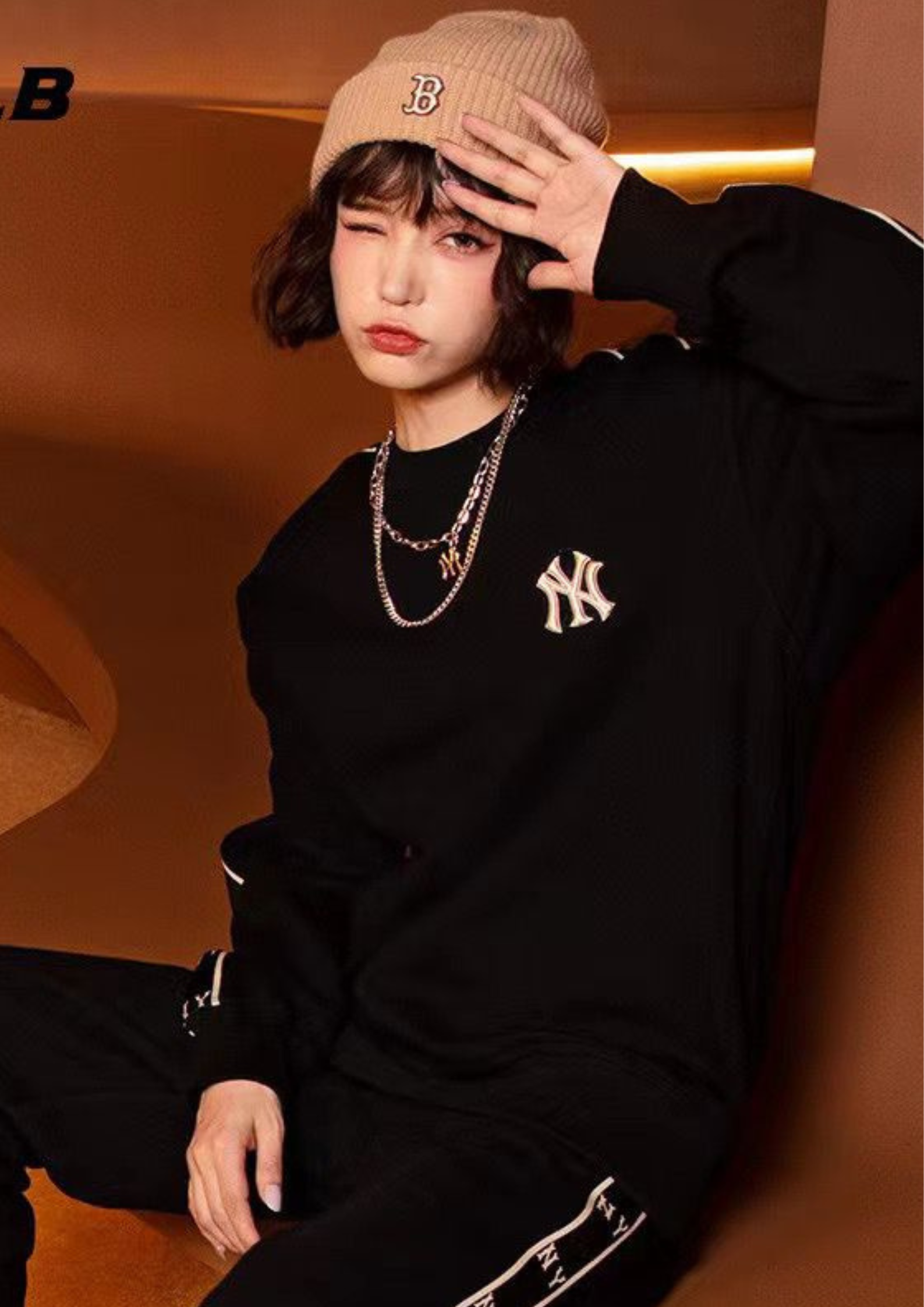 MLB New Era New York Yankees Monogram Tape Sweatshirts Black