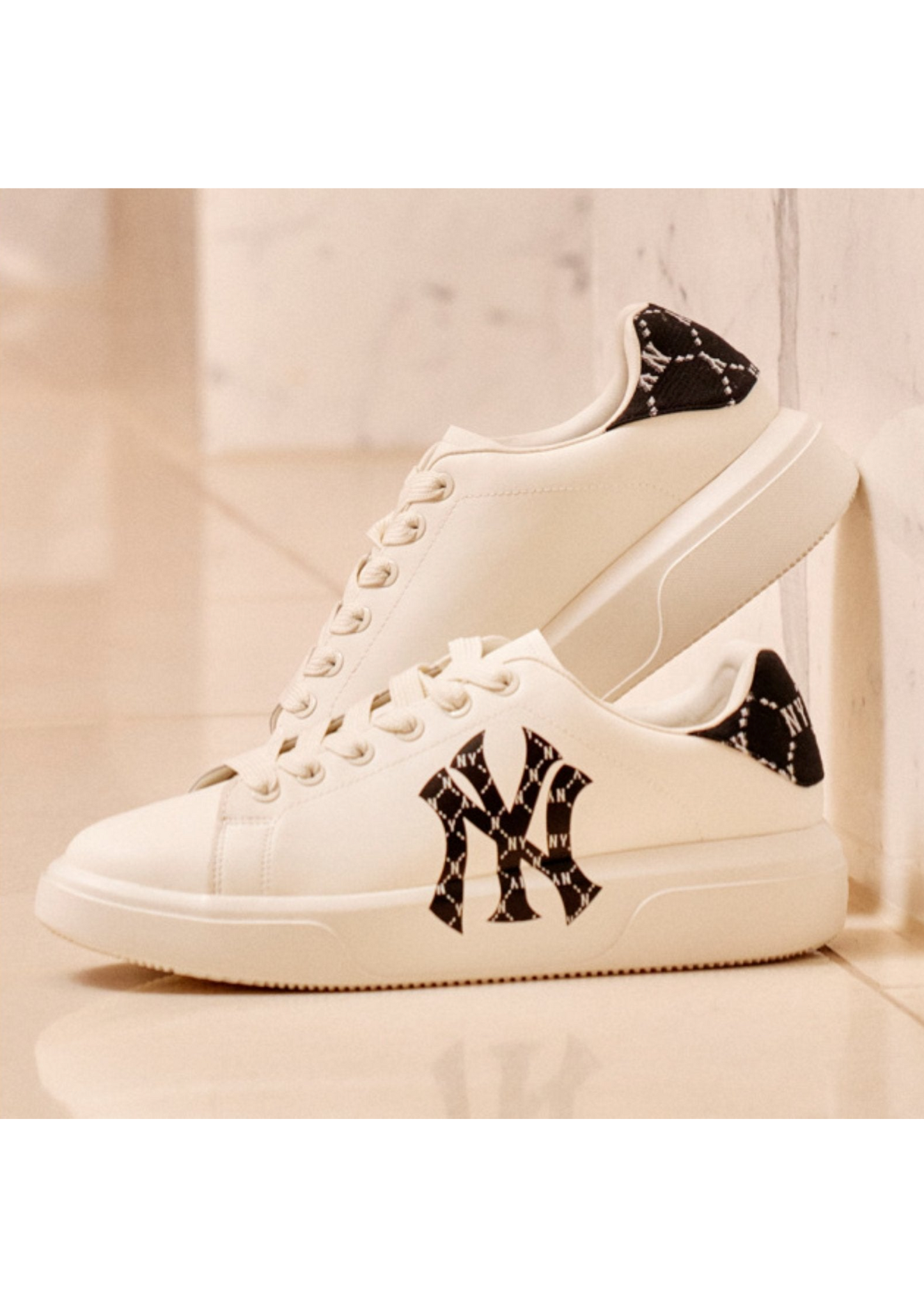 Chunky Classic Heel Monogram New York Yankees (Black)