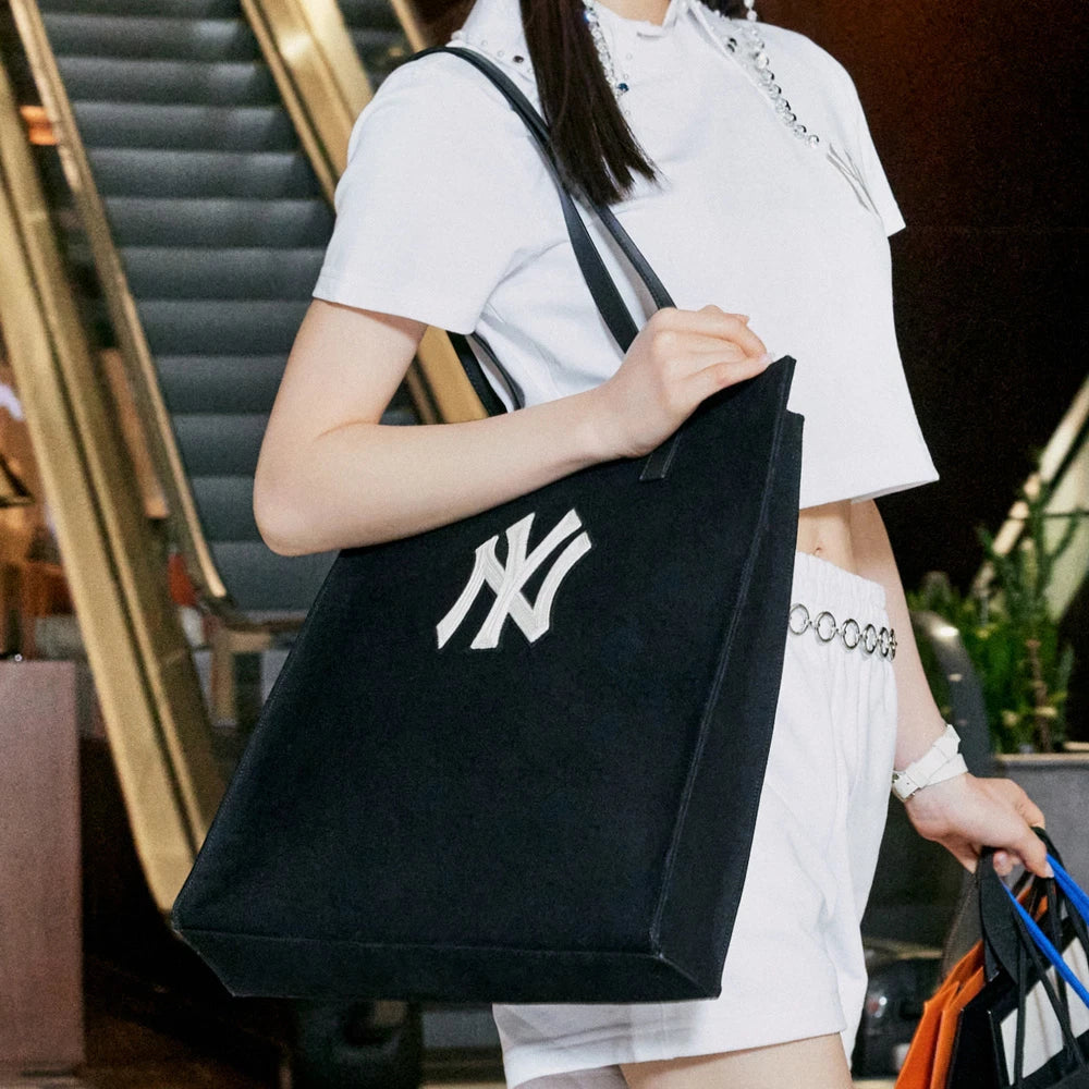 MLB New York Yankees Canvas Tote Bag (Black)