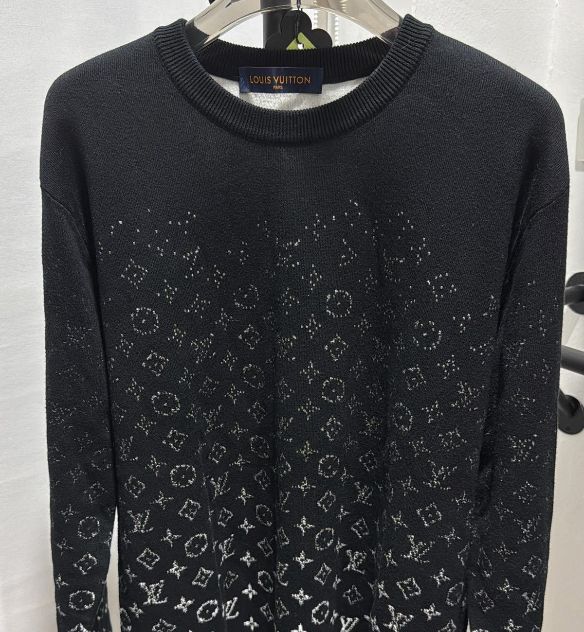 [Pre-Used] LV Sweater Gradient Black Full Logo