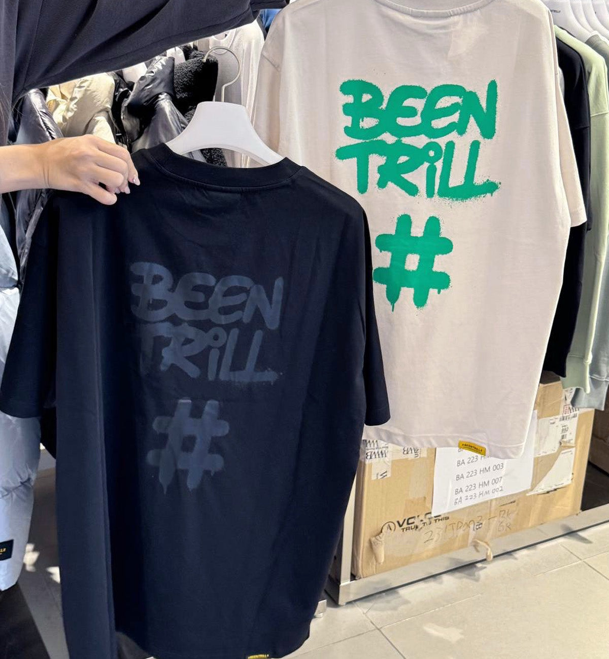 BEENTRILL Spray Hashtag T-Shirt