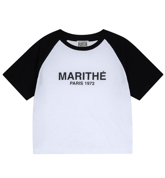 Marithe W Raglan Regular Logo T-Shirt (Black)