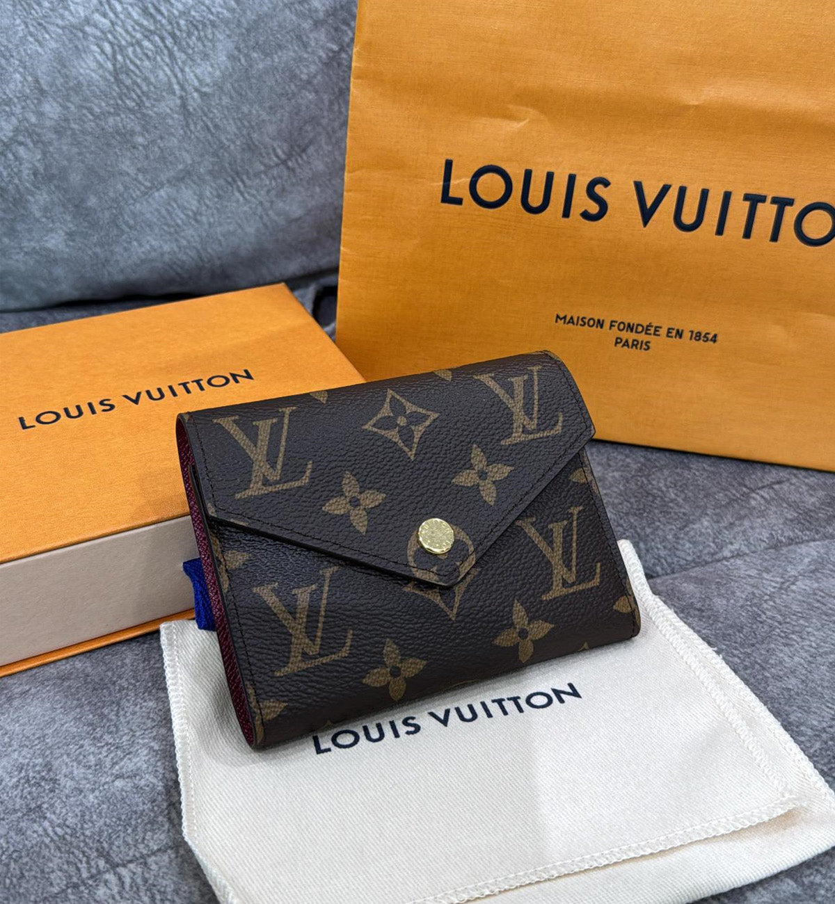 [Pre-Used] LV Victorine Wallet Purse with Red inners