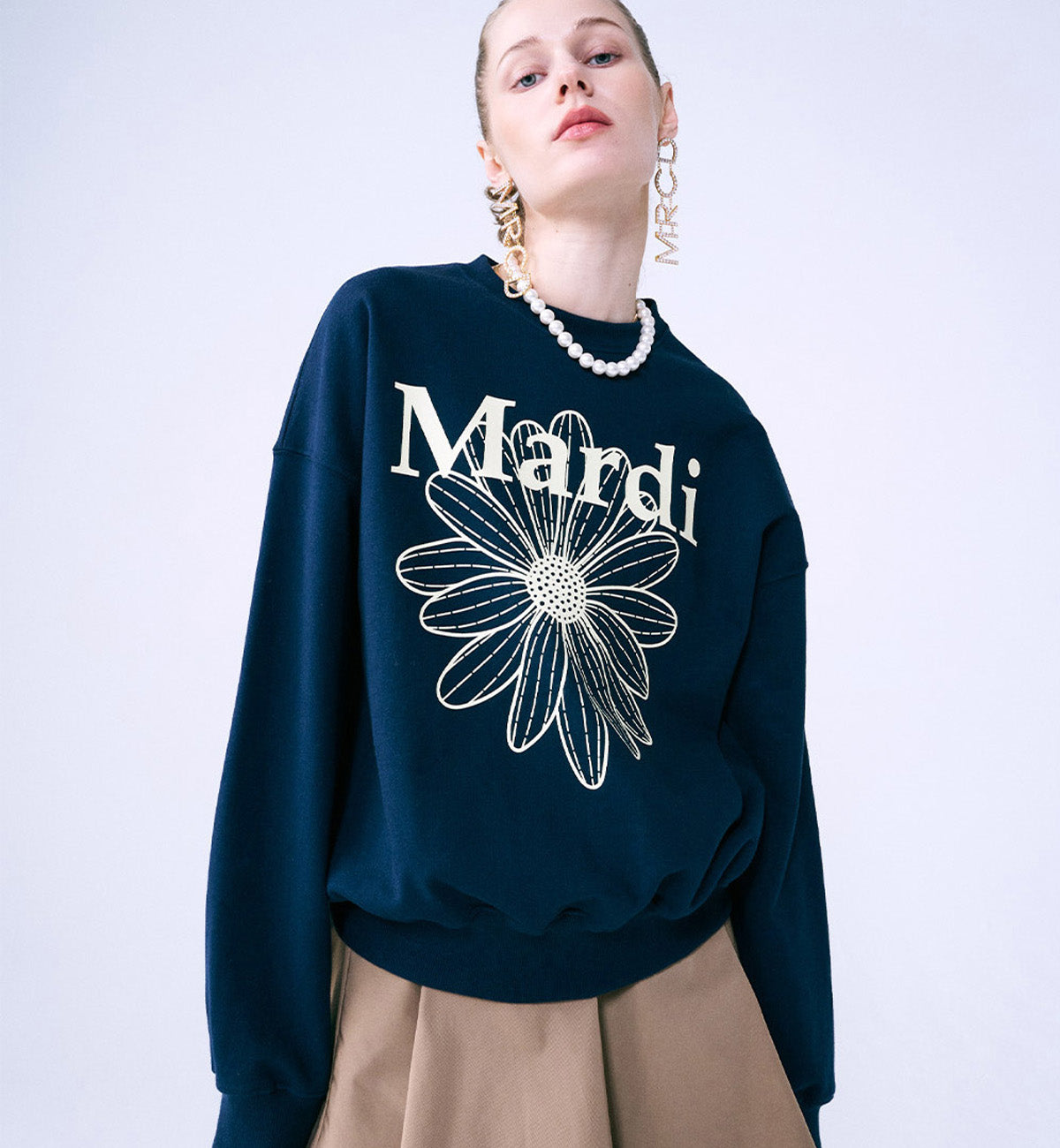 Mardi Mercredi Flower Mardi Sweatshirt (Navy Cream)