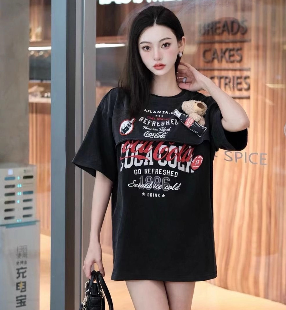 13DE MARZO x Coca-Cola Bear Layered Logo T-Shirt (Black)