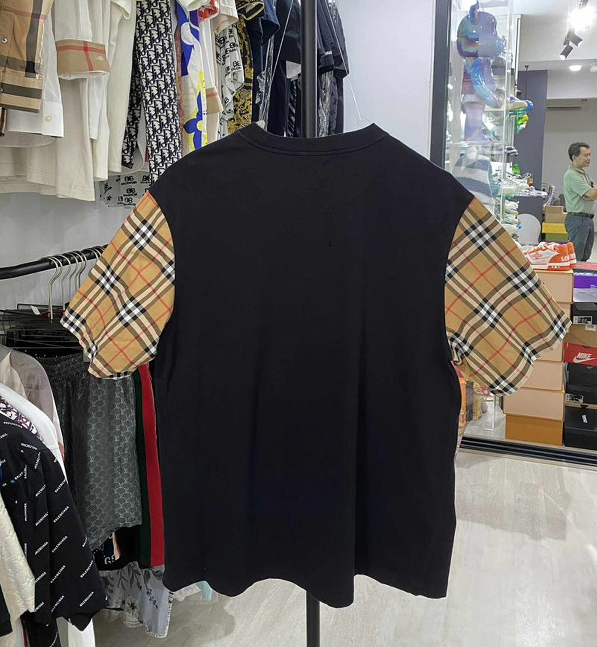 [Pre-Used] Burberry Tee Black with Checkered Sleeve