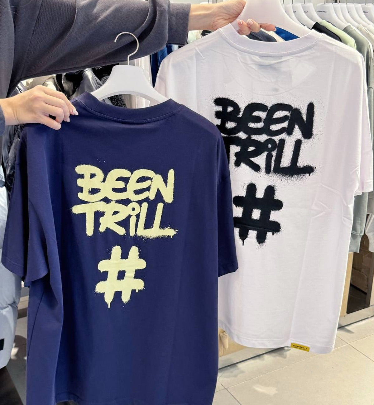 BEENTRILL Spray Hashtag T-Shirt