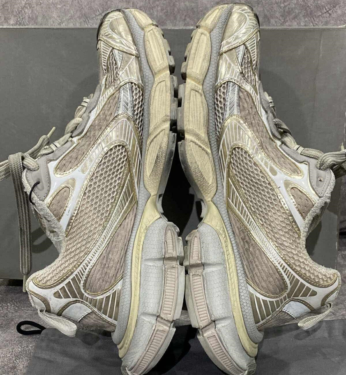 [Pre-Used] Balenciaga 3XL Runners Grey Distressed