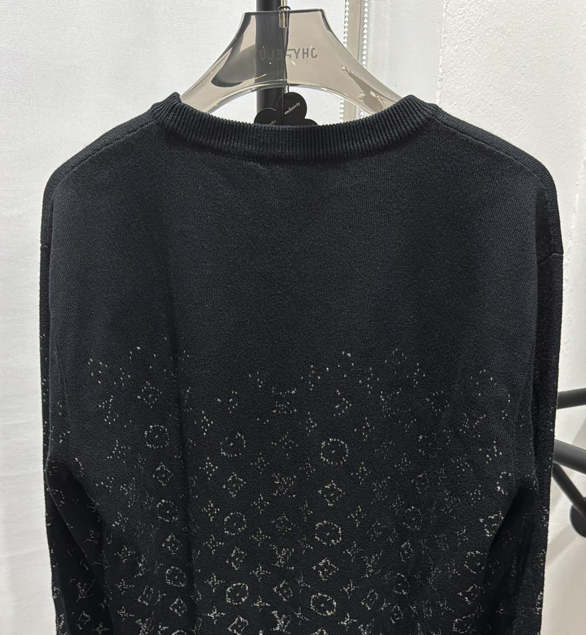 [Pre-Used] LV Sweater Gradient Black Full Logo