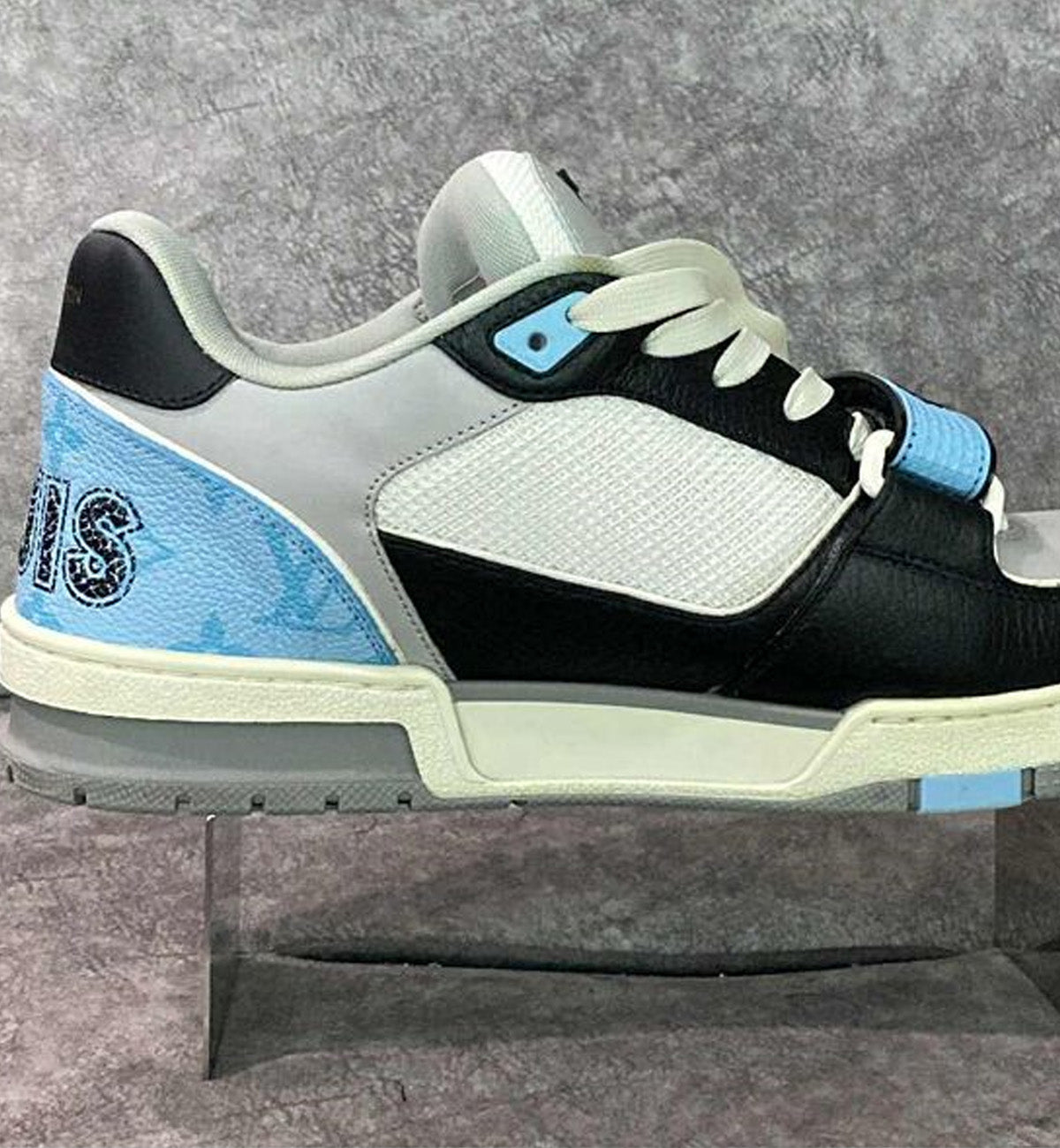 [Pre-Used] LV Trainer Luxury Blue Monogram with Flower