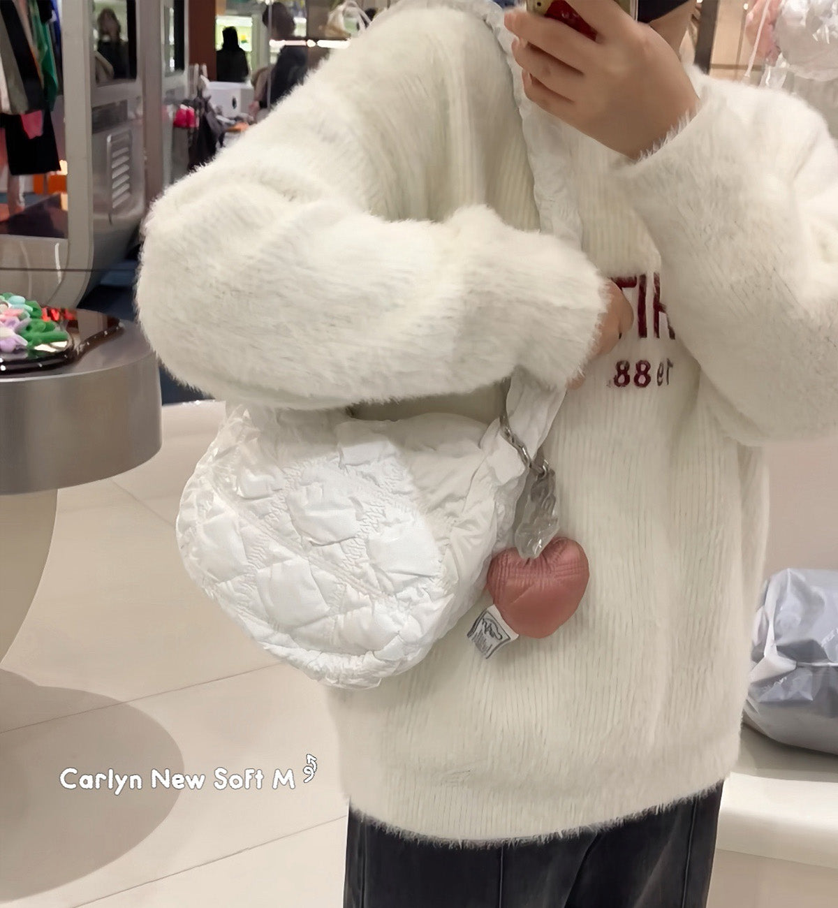 Carlyn Soft Hand Bag