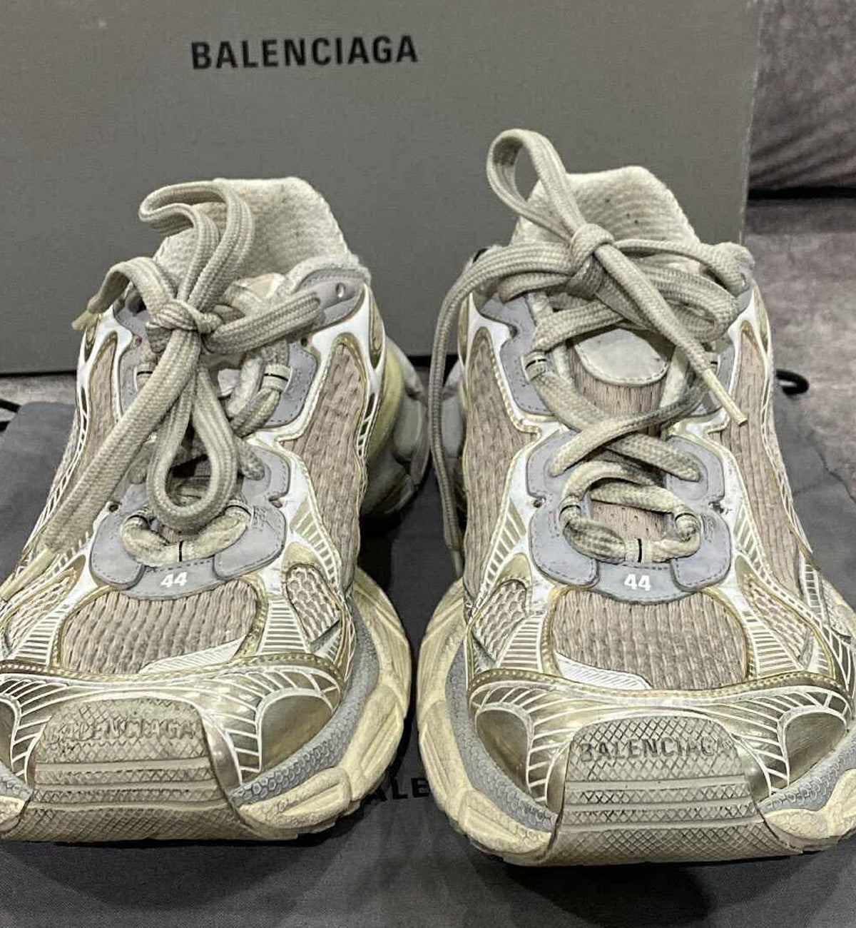 [Pre-Used] Balenciaga 3XL Runners Grey Distressed