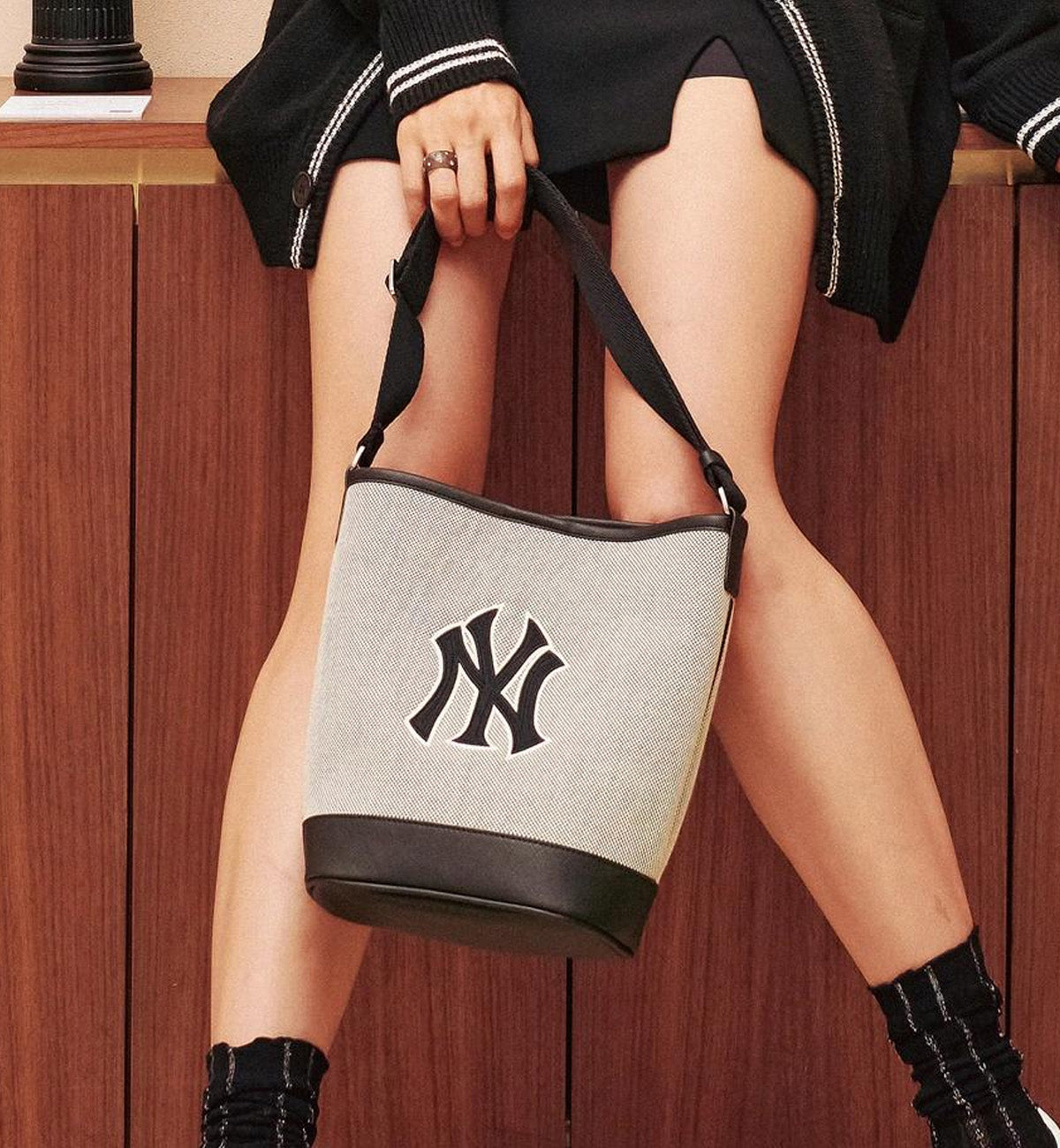 MLB Basic Logo Canvas Bucket Bag New York Yankees