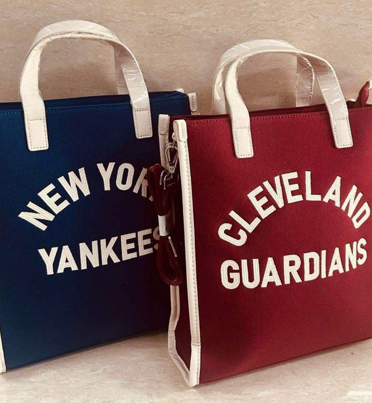 MLB Varsity Tote Bag Cleeland Guardians (Red)