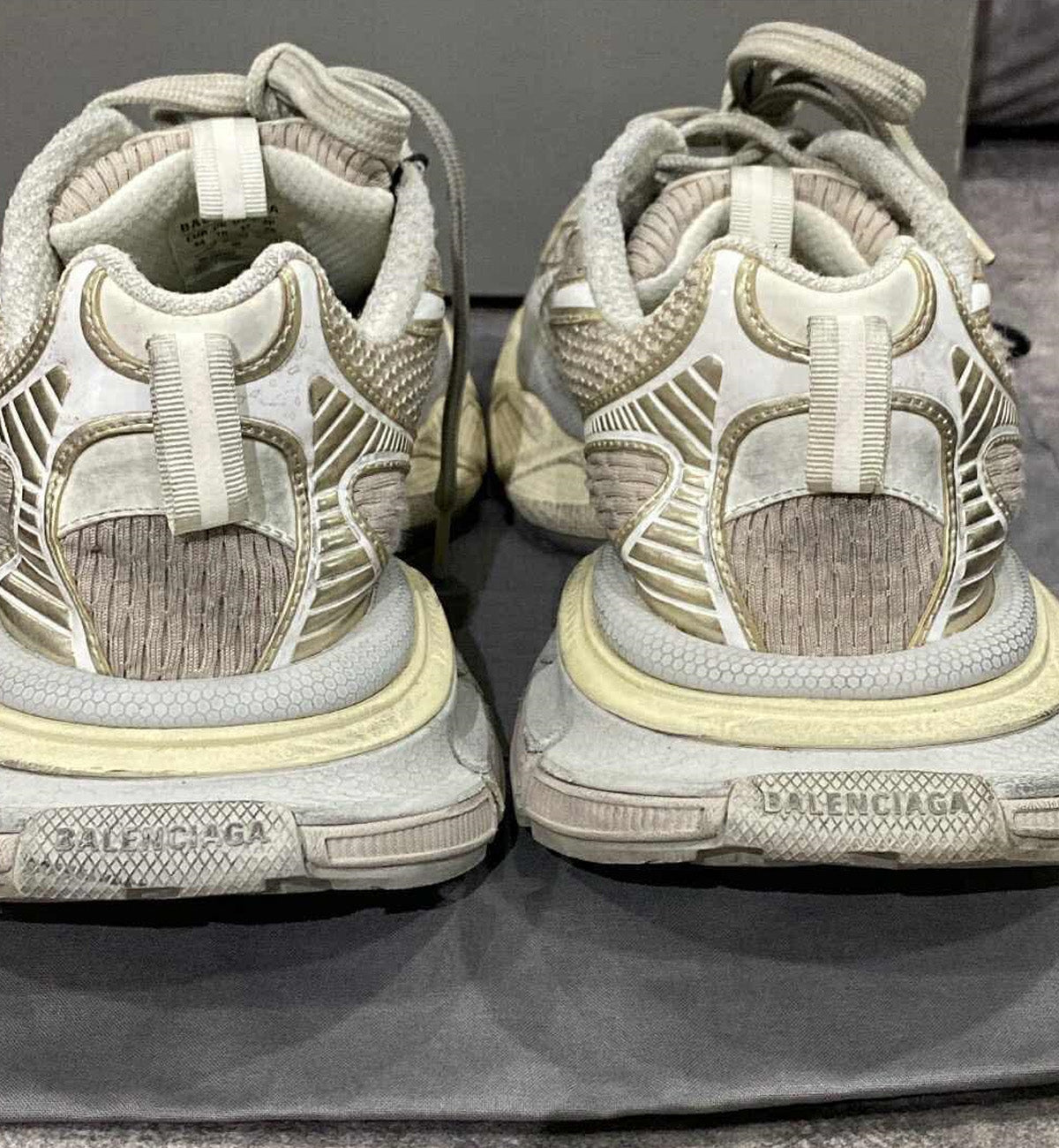 [Pre-Used] Balenciaga 3XL Runners Grey Distressed