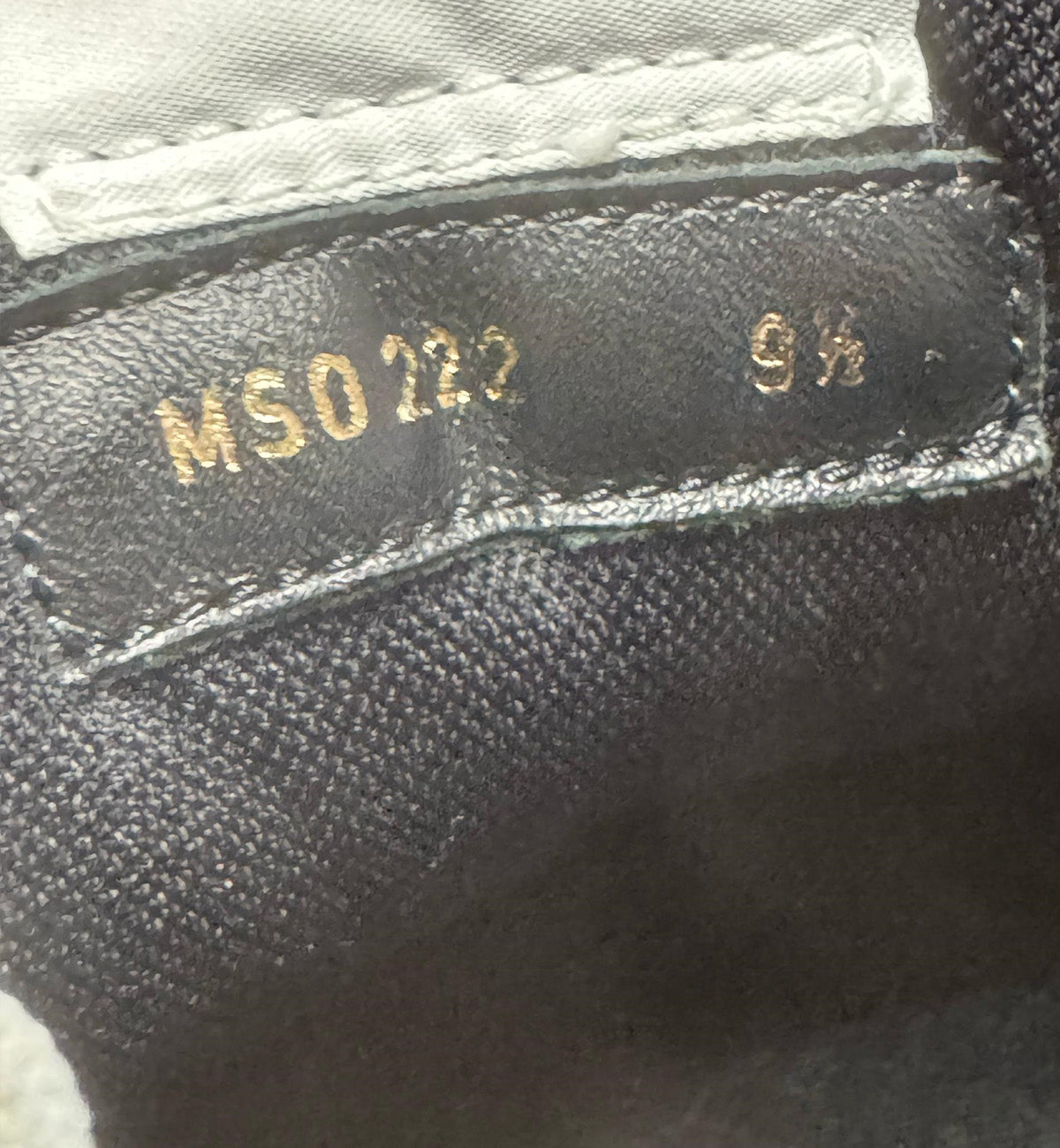 [Pre-used] LV Trainer Black White Velcro Strap