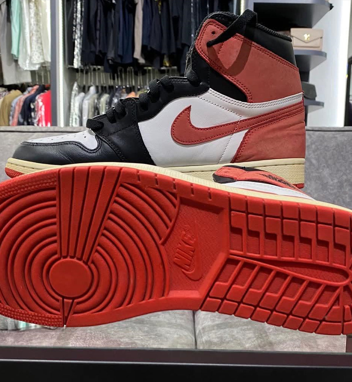 [Pre-Used] AJ1 High Track Red
