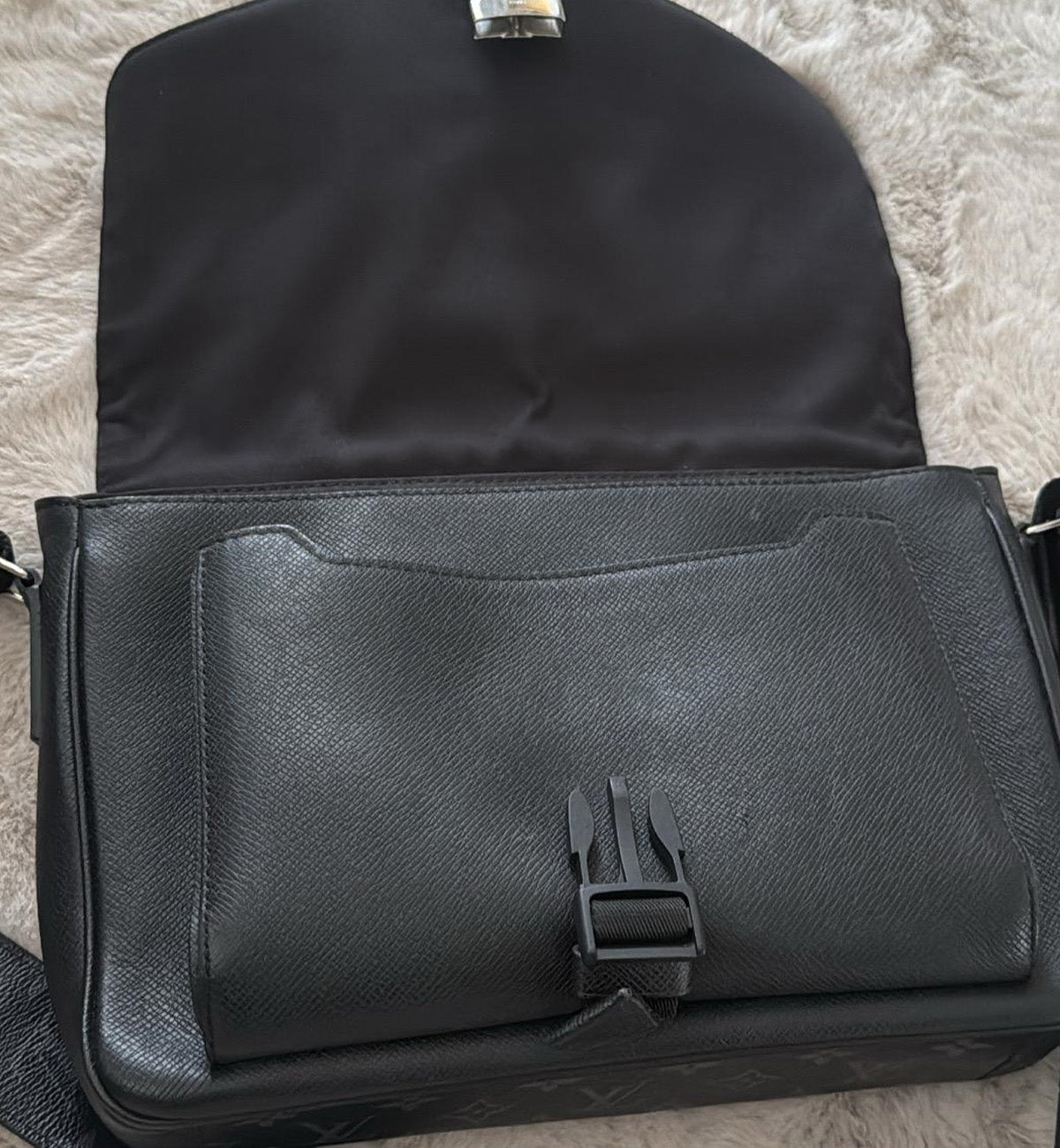 [Pre-used] LV Bag Taigarama Messenger Monogram