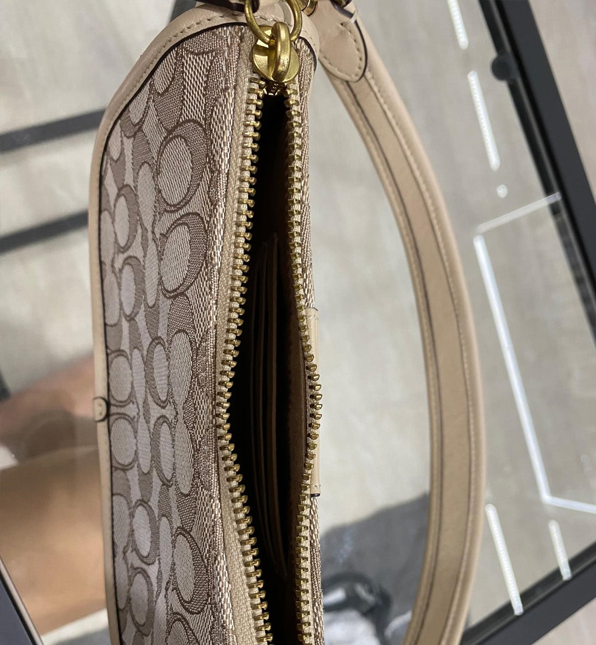 [Pre-used] Coach Bag Swinger Beige
