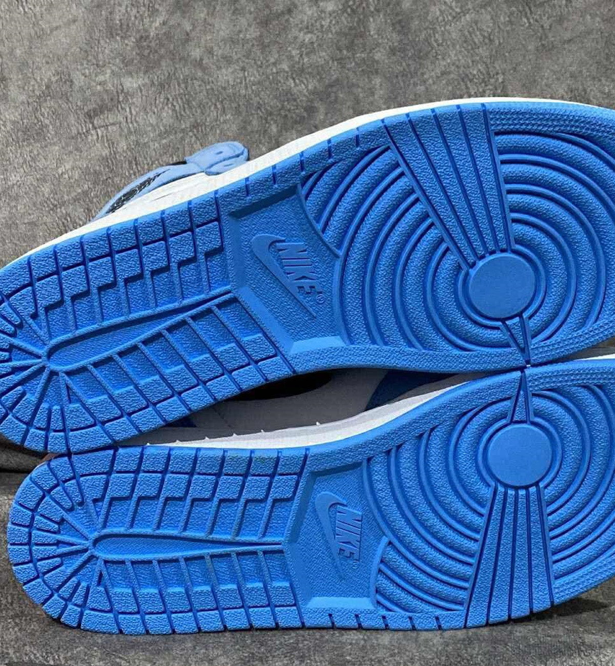 [Pre-Used] AJ1 High University Blue Suede