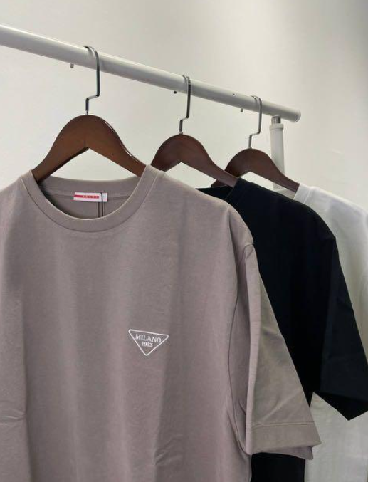 PRADA SMALL MILANO LOGO TEE (BEIGE)