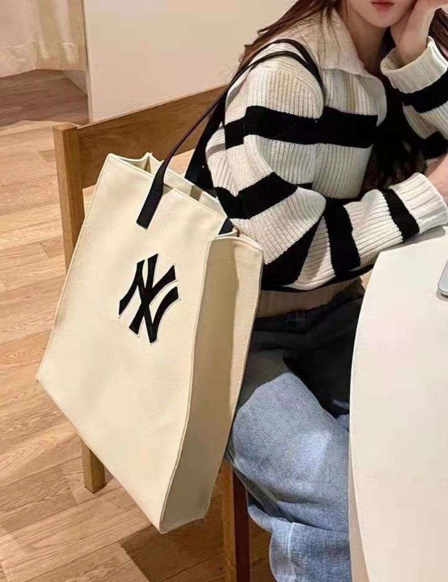 MLB NEW YORK YANKEES Canvas Tote Bag (White)