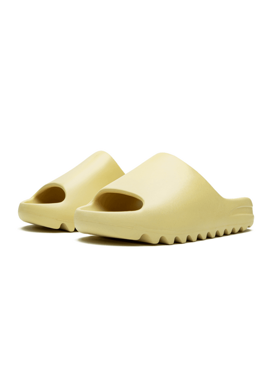 Adidas Yeezy Slides - DESERT SAND