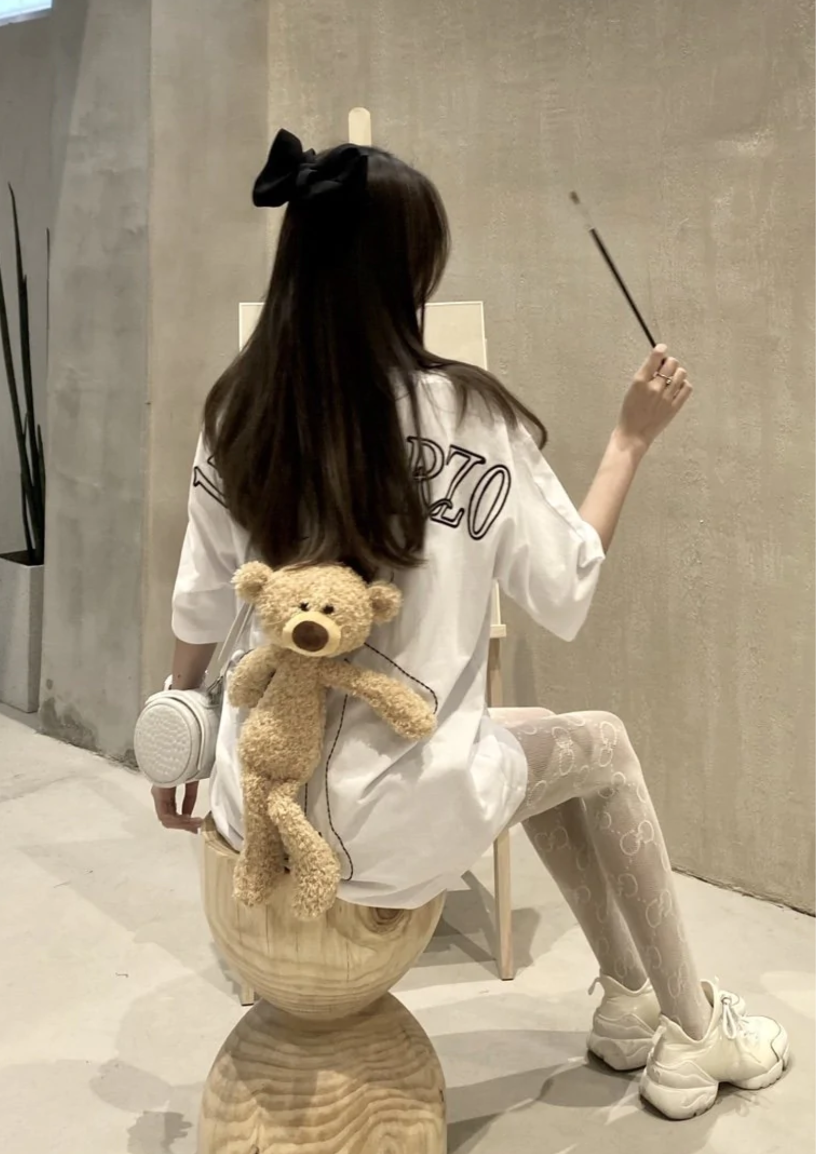 13 DE MARZO PLUSH BEAR TOY TEE WHITE